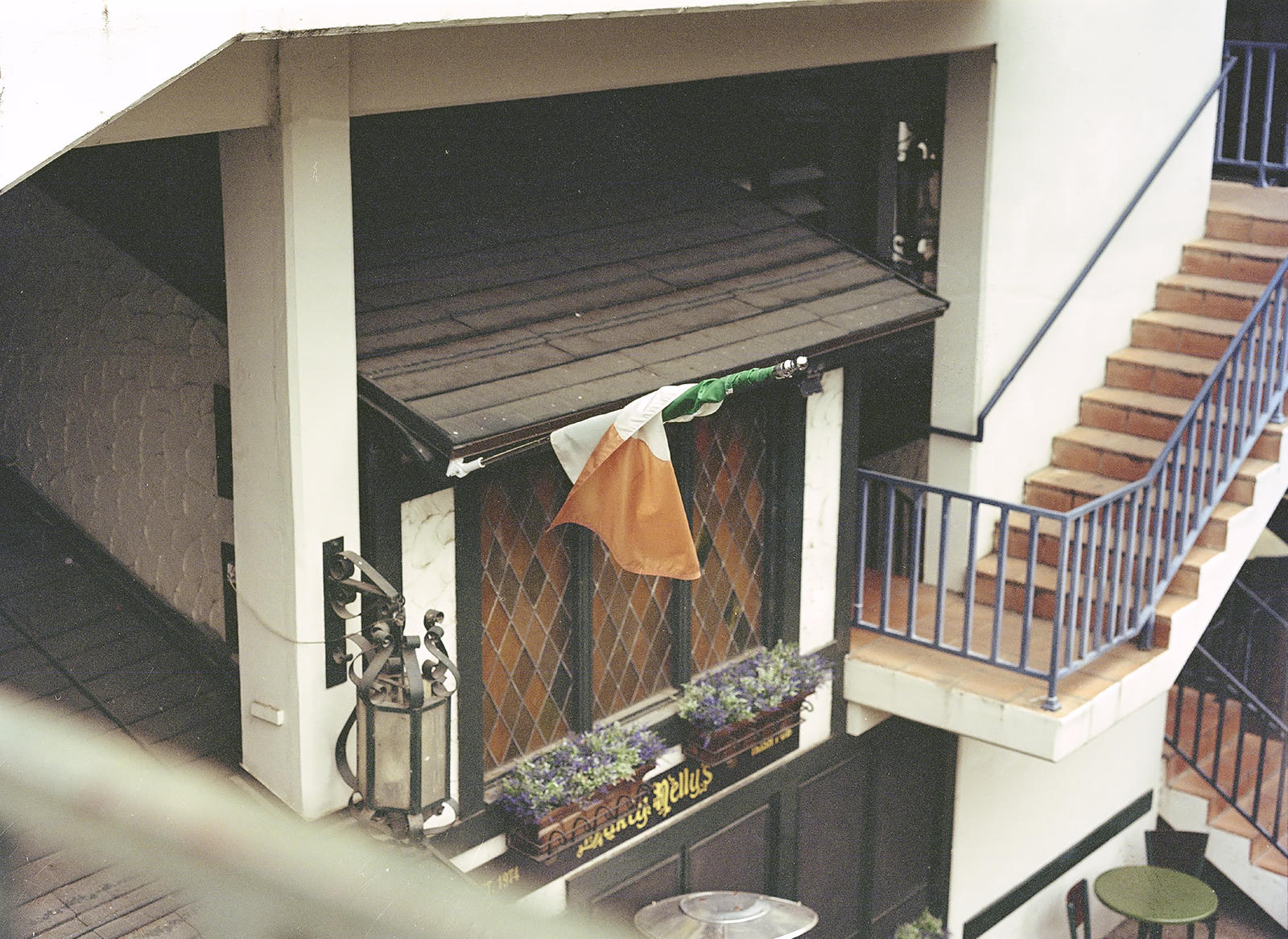 outing-bar.jpg