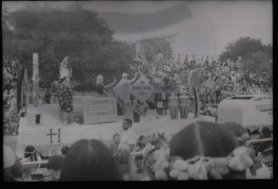 parade-02.jpg